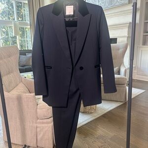 Sandro Elegant Ladies Suit